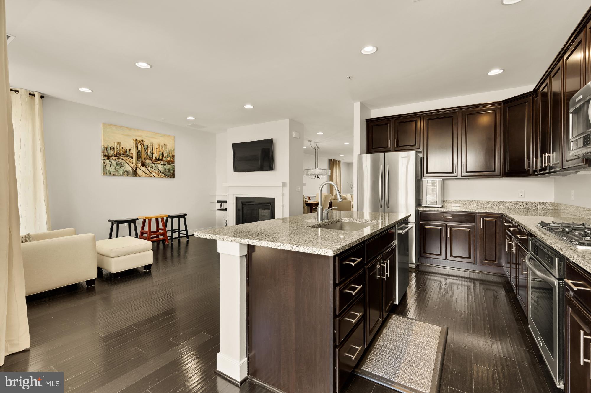 619 MCKENZIE AVENUE 102