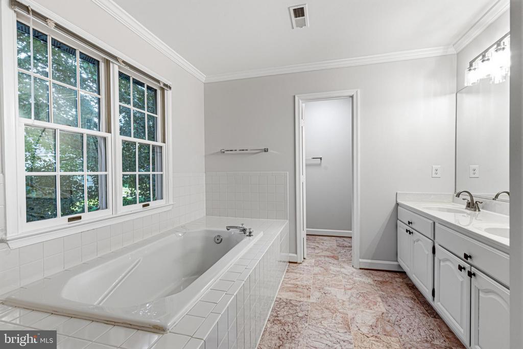 10631 ELMONT COURT