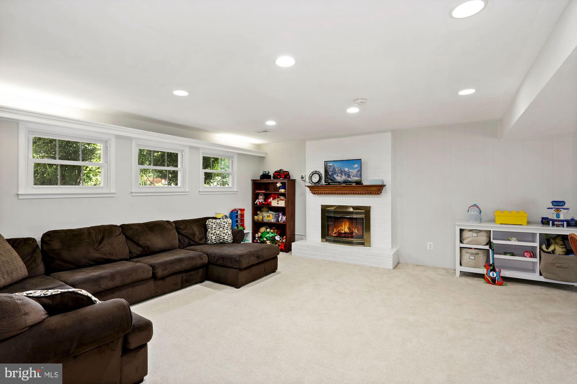 1632 MORRILL COURT