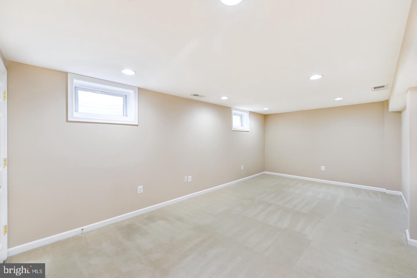 6429 Maplewood DRIVE