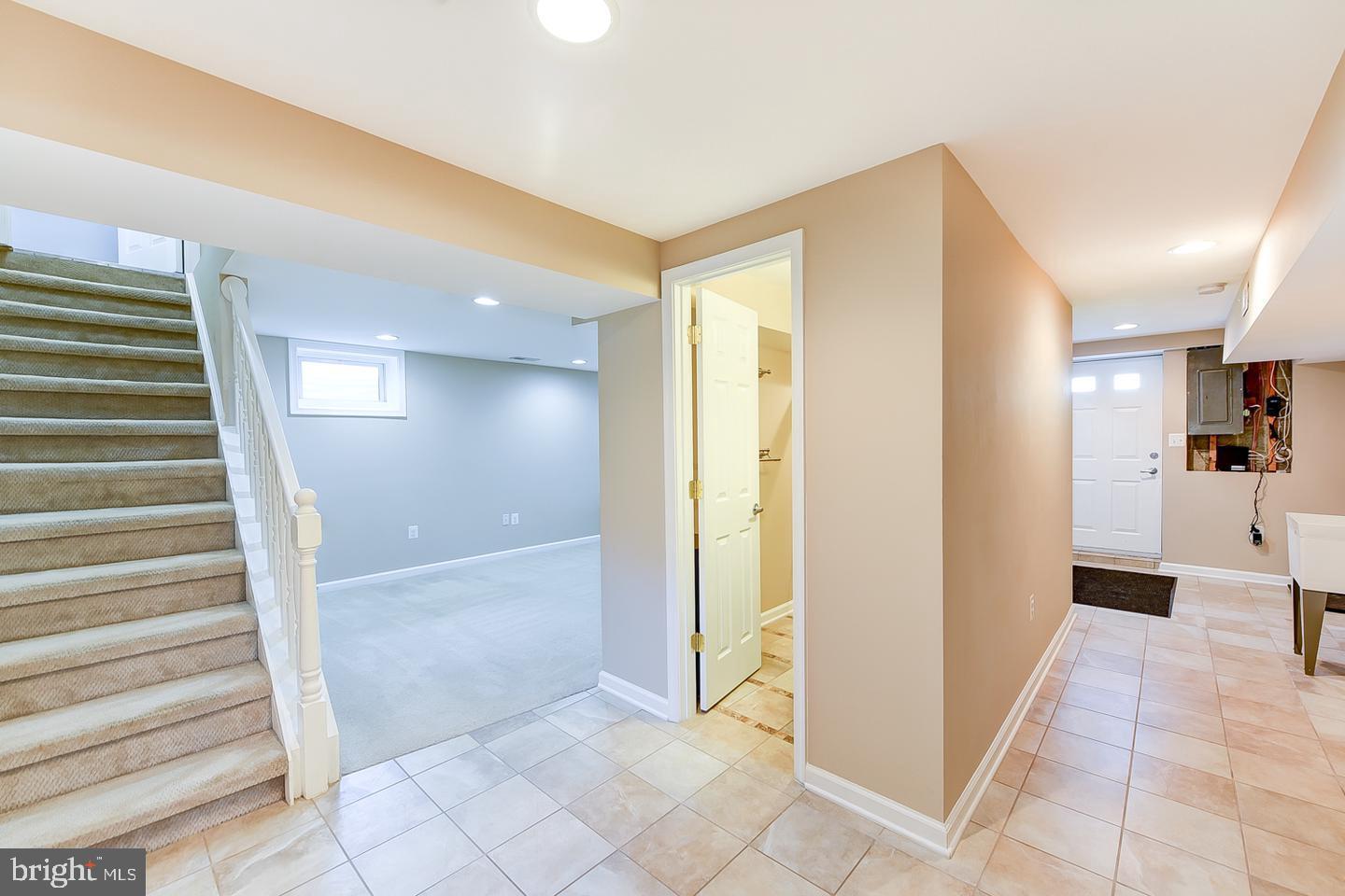 6429 Maplewood DRIVE