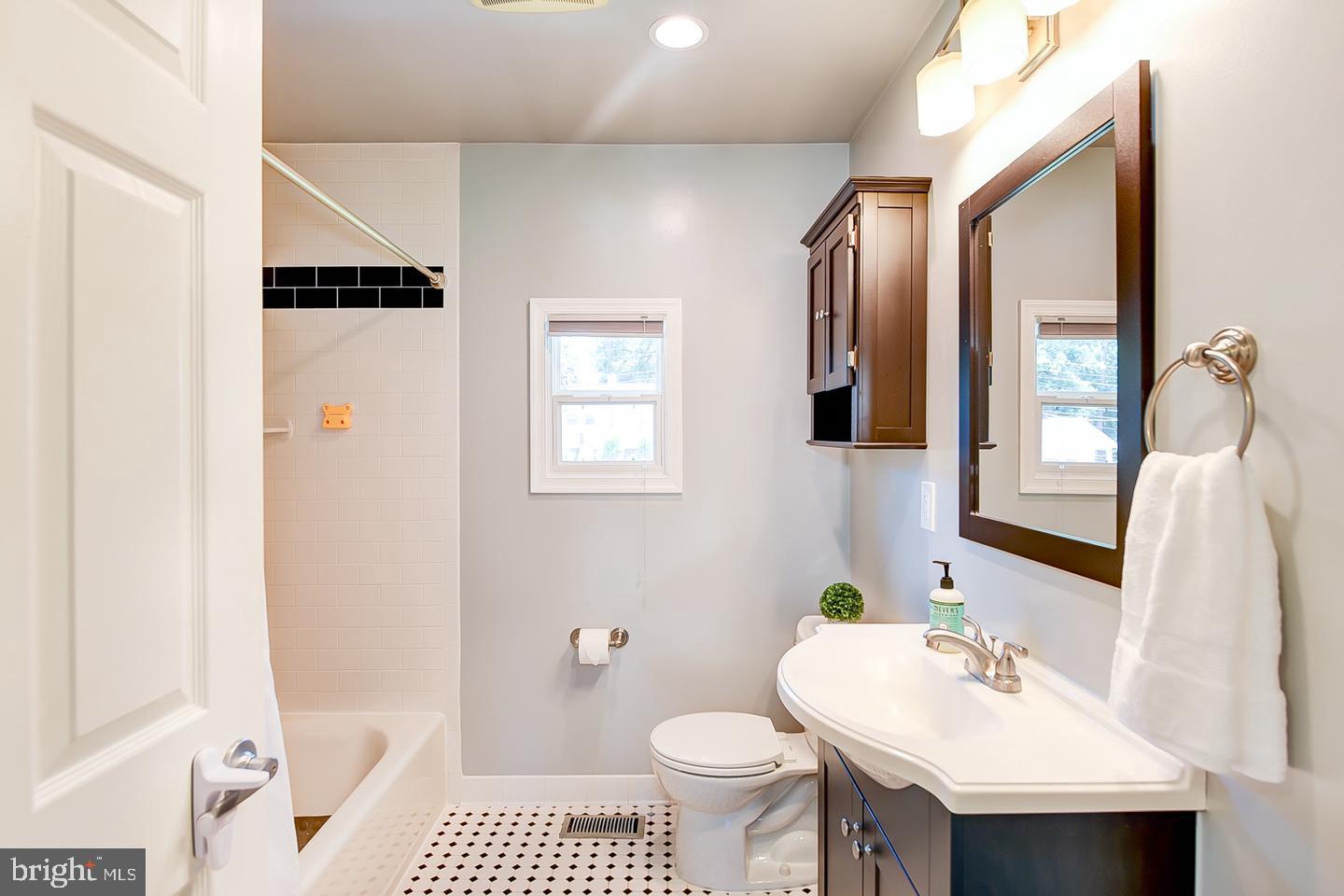 6429 Maplewood DRIVE