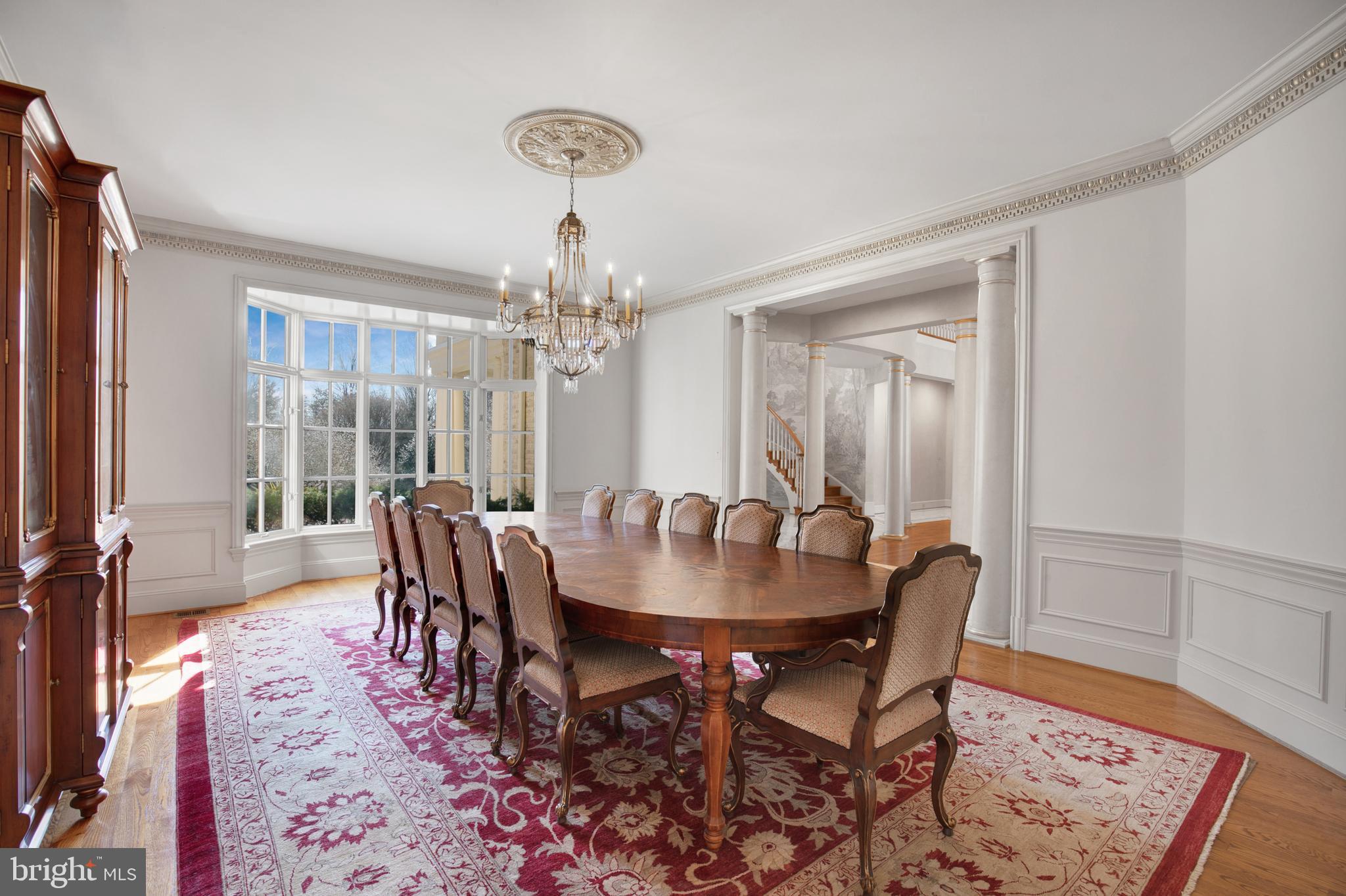 2400 Oakmont Ct