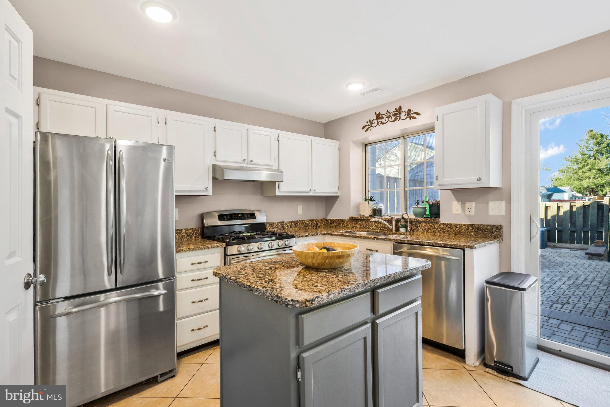 6559 Old Carriage Ln