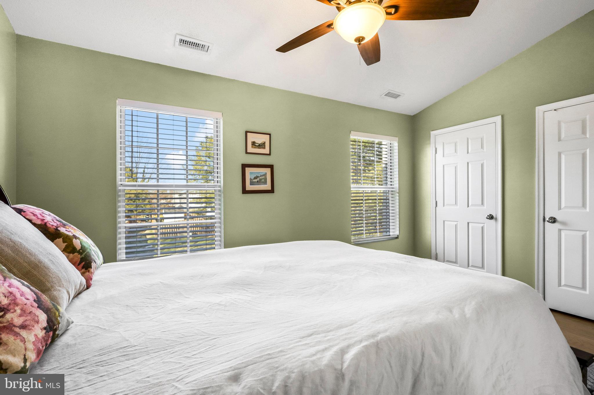 6559 Old Carriage Ln