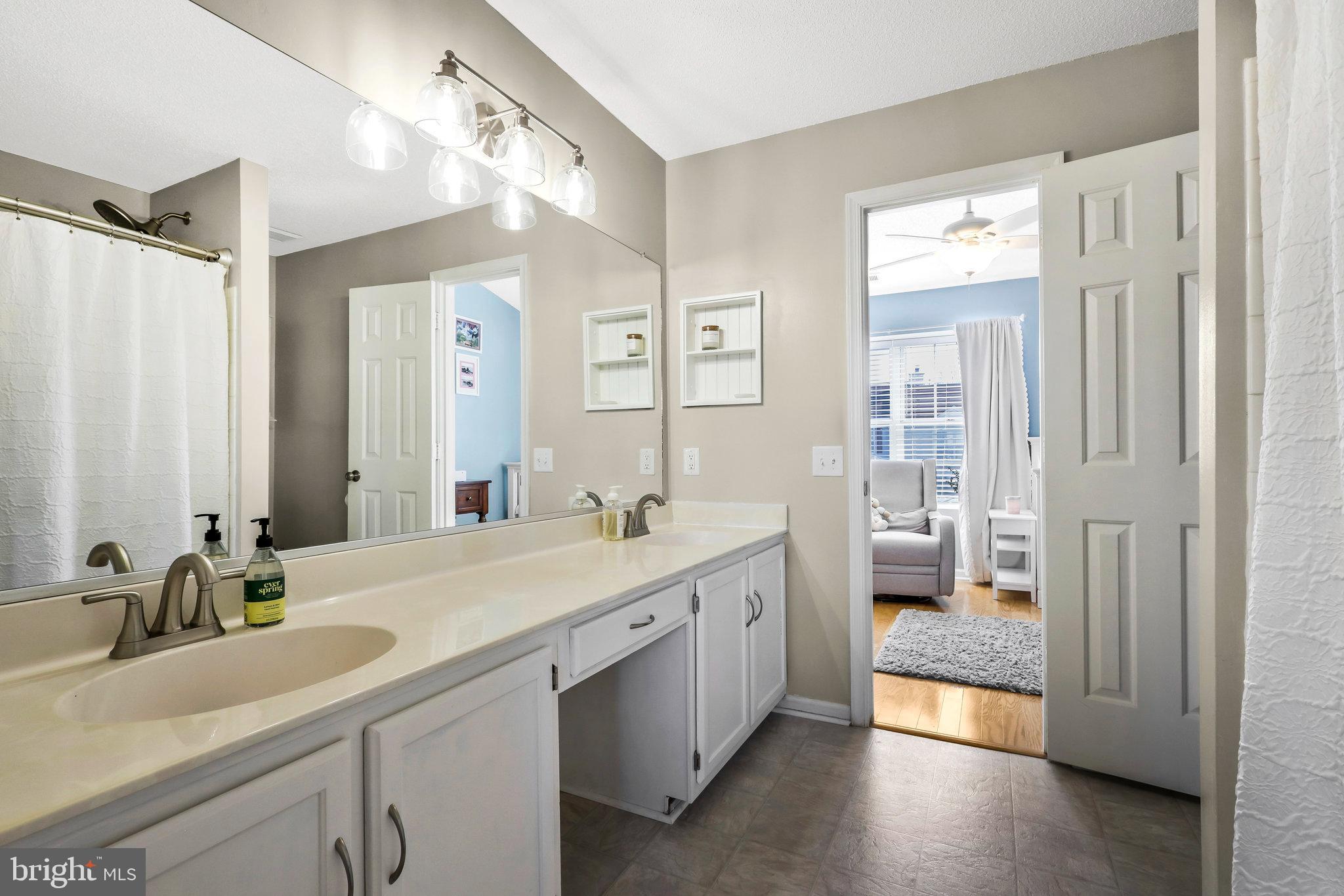 6559 Old Carriage Ln