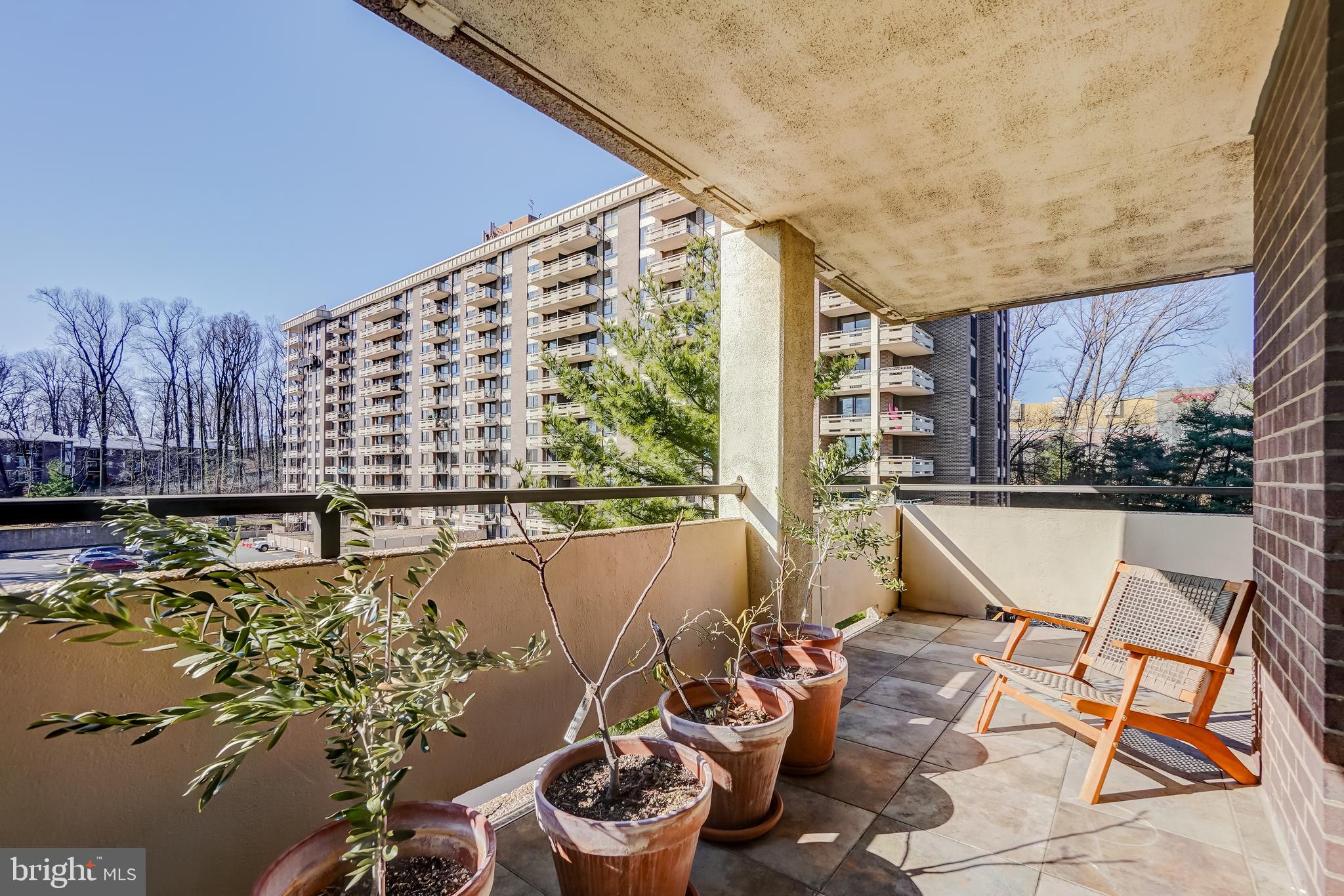 1800 OLD MEADOW RD #622