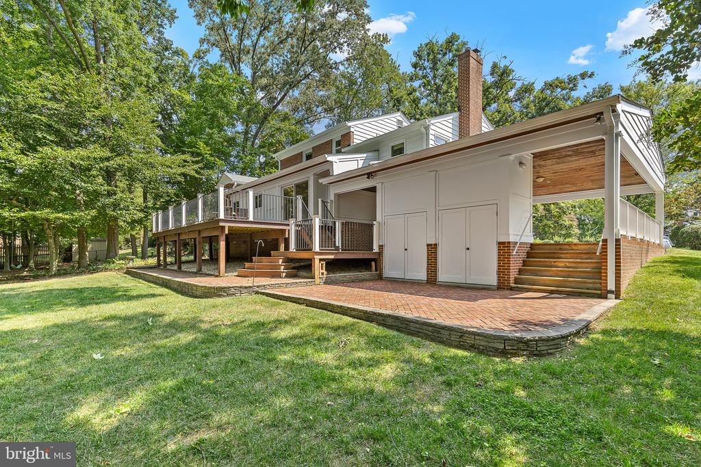 3402 Greentree Dr
