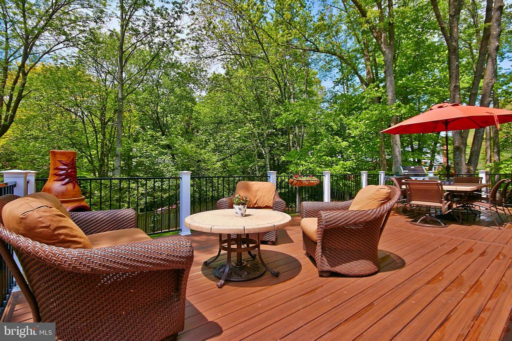 3402 Greentree Dr