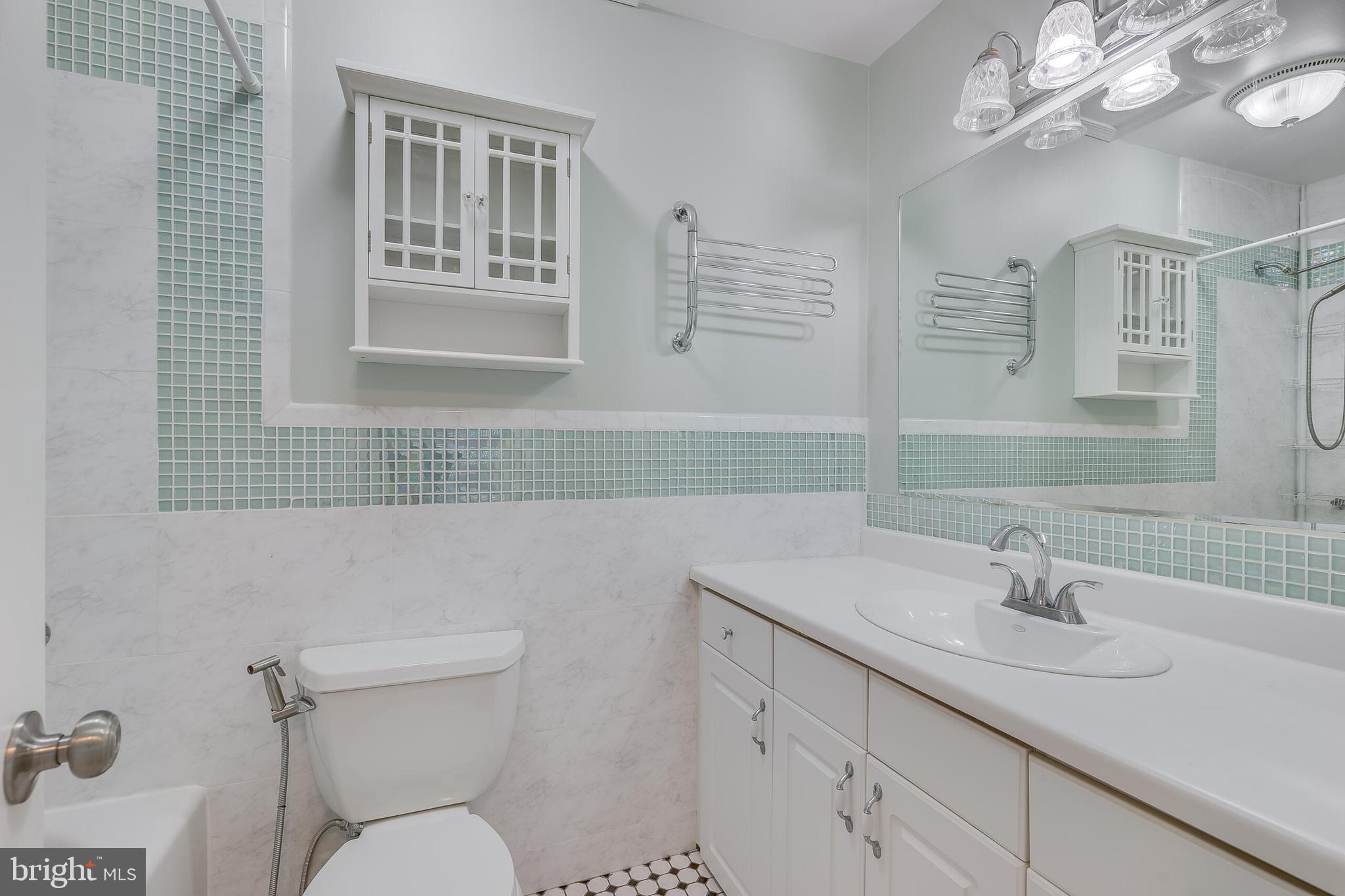 1639 PARKCREST CIR #300