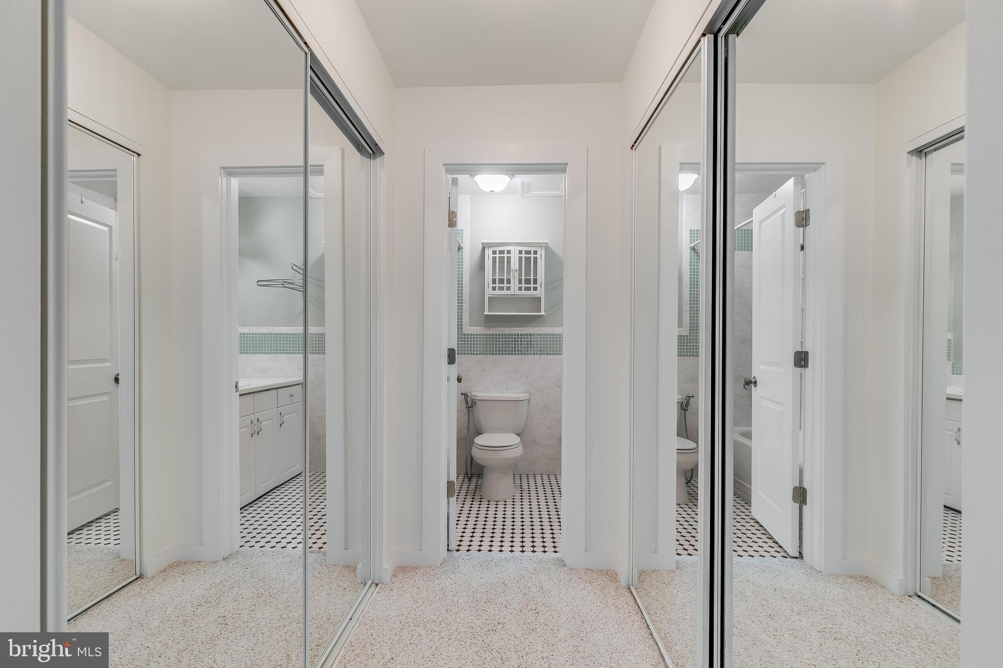 1639 PARKCREST CIR #300