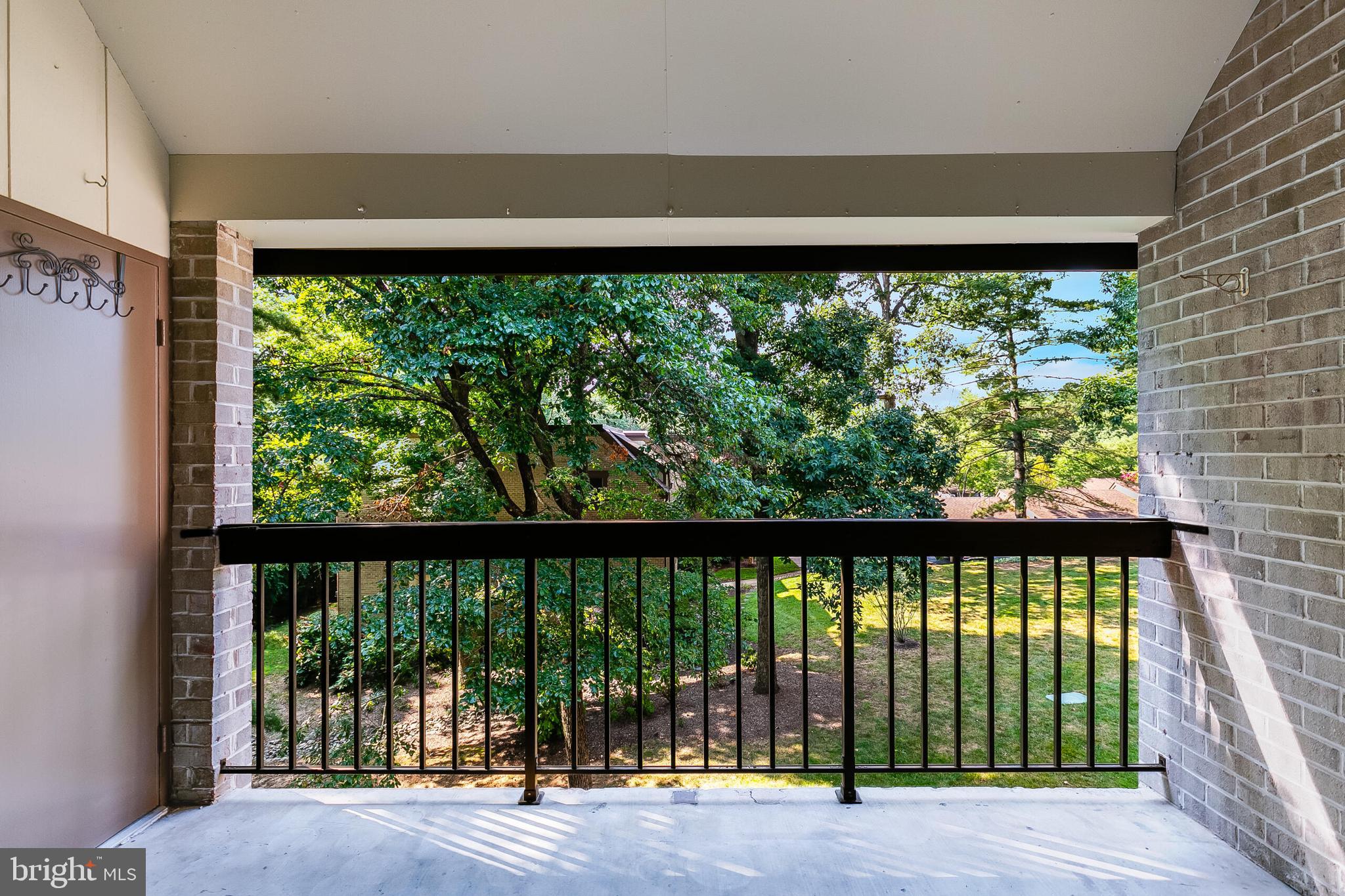 1639 PARKCREST CIR #300