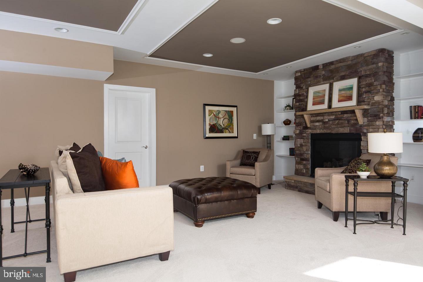 6829 ROSEMONT DR