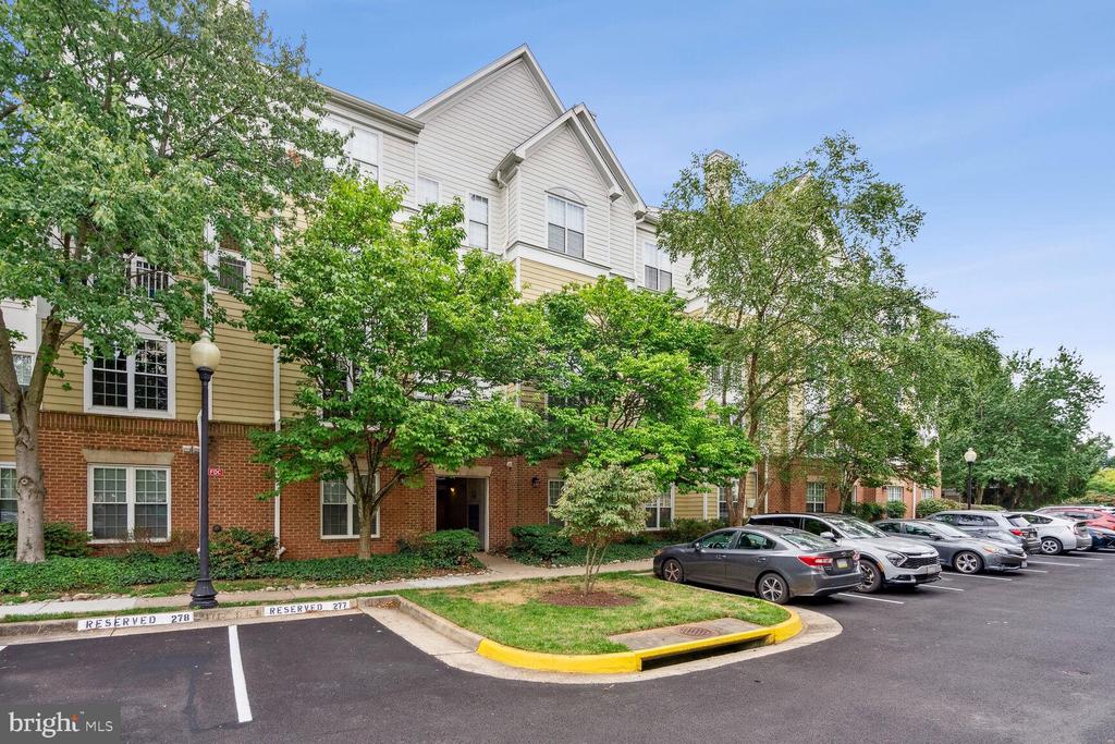 2201 Westcourt Ln #201