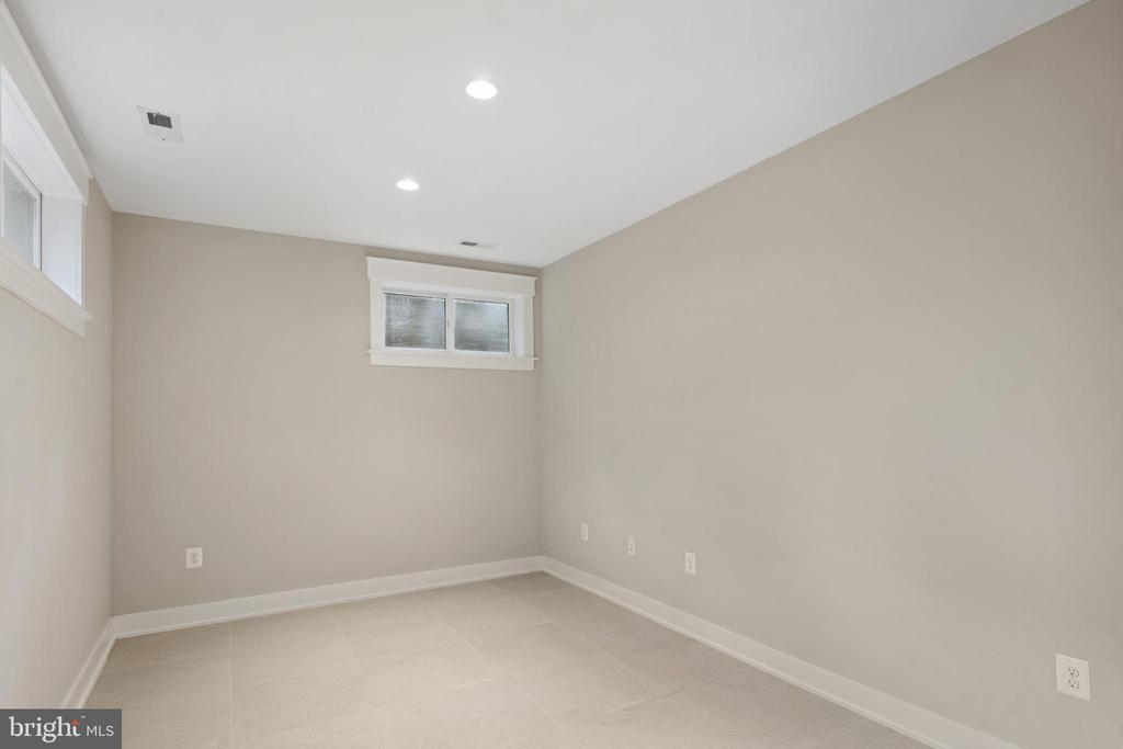 511 Plum St SW