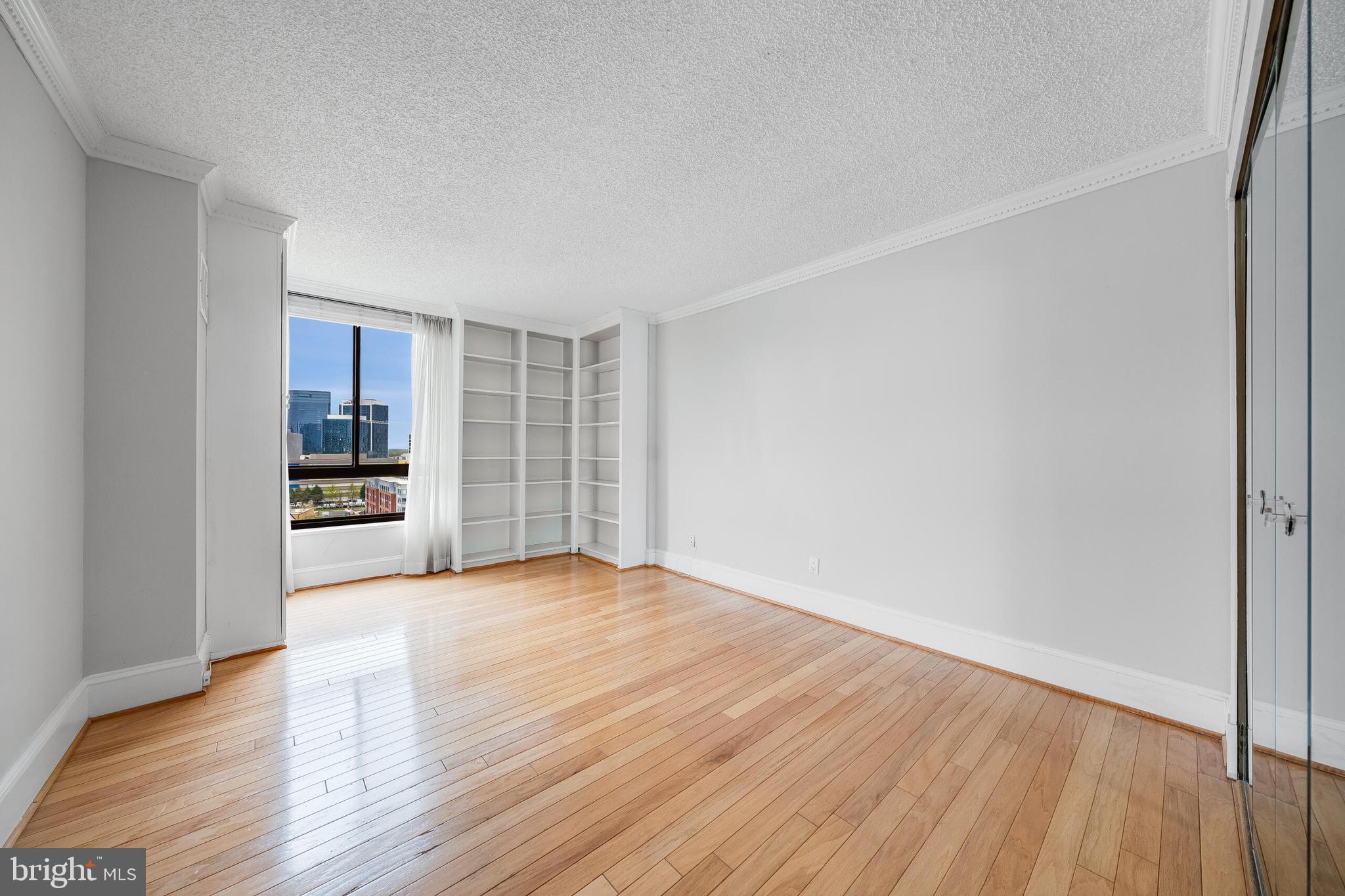 1800 OLD MEADOW RD #919