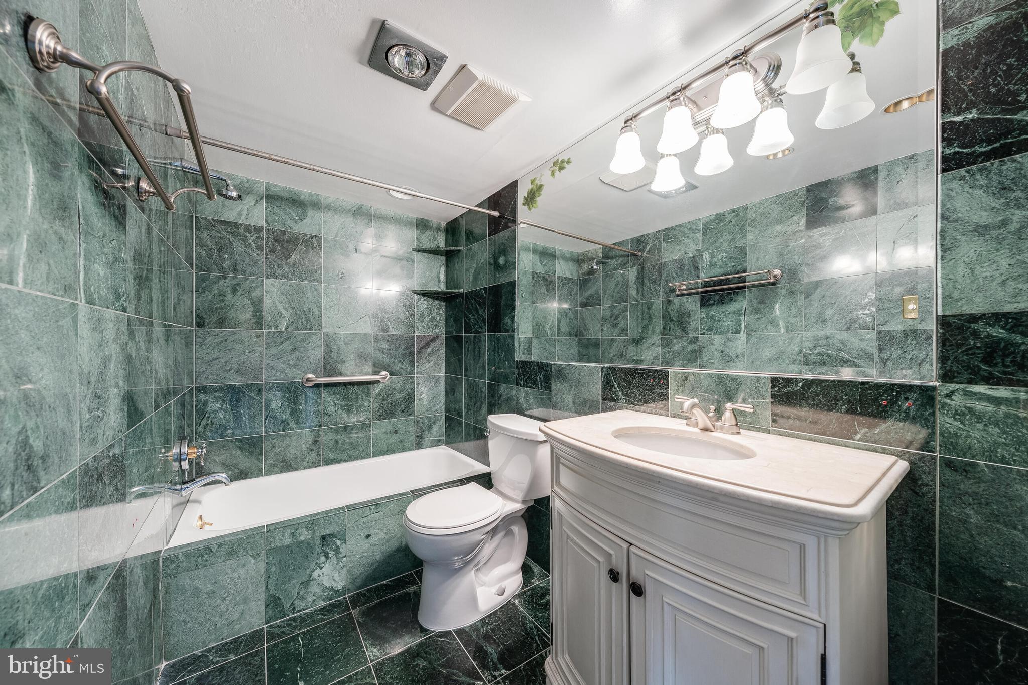 1800 OLD MEADOW RD #919