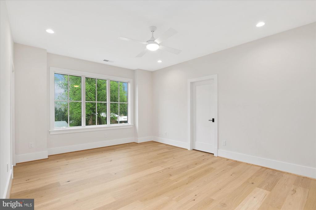 6613 BYRNES DRIVE