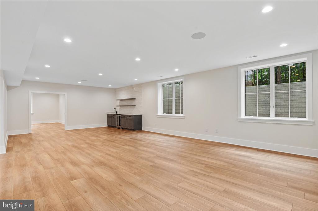 6613 BYRNES DRIVE