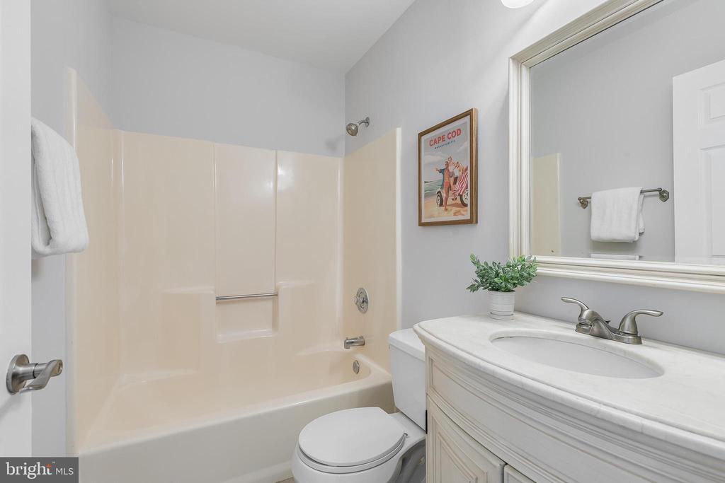 9504 DEBRA SPRADLIN COURT