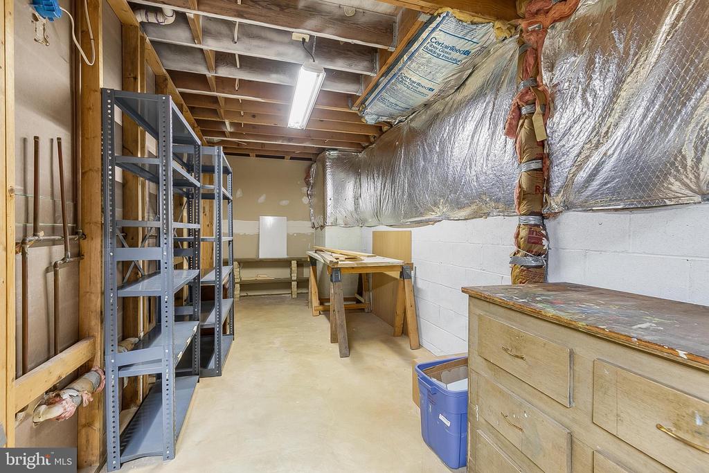 2404 OAKMONT COURT