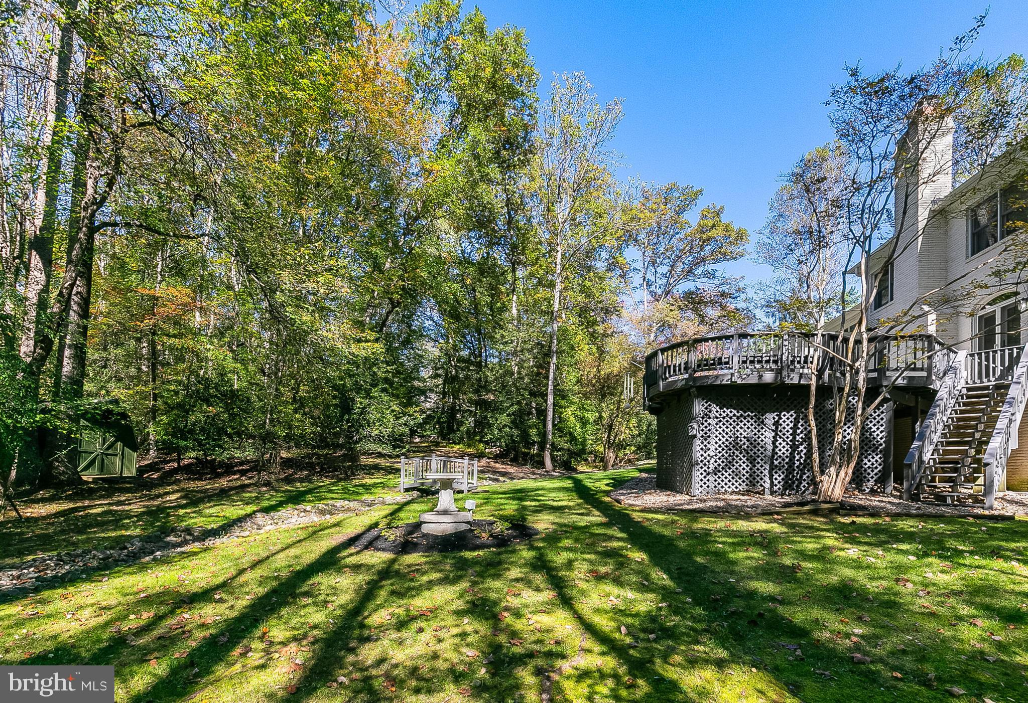 2404 OAKMONT COURT