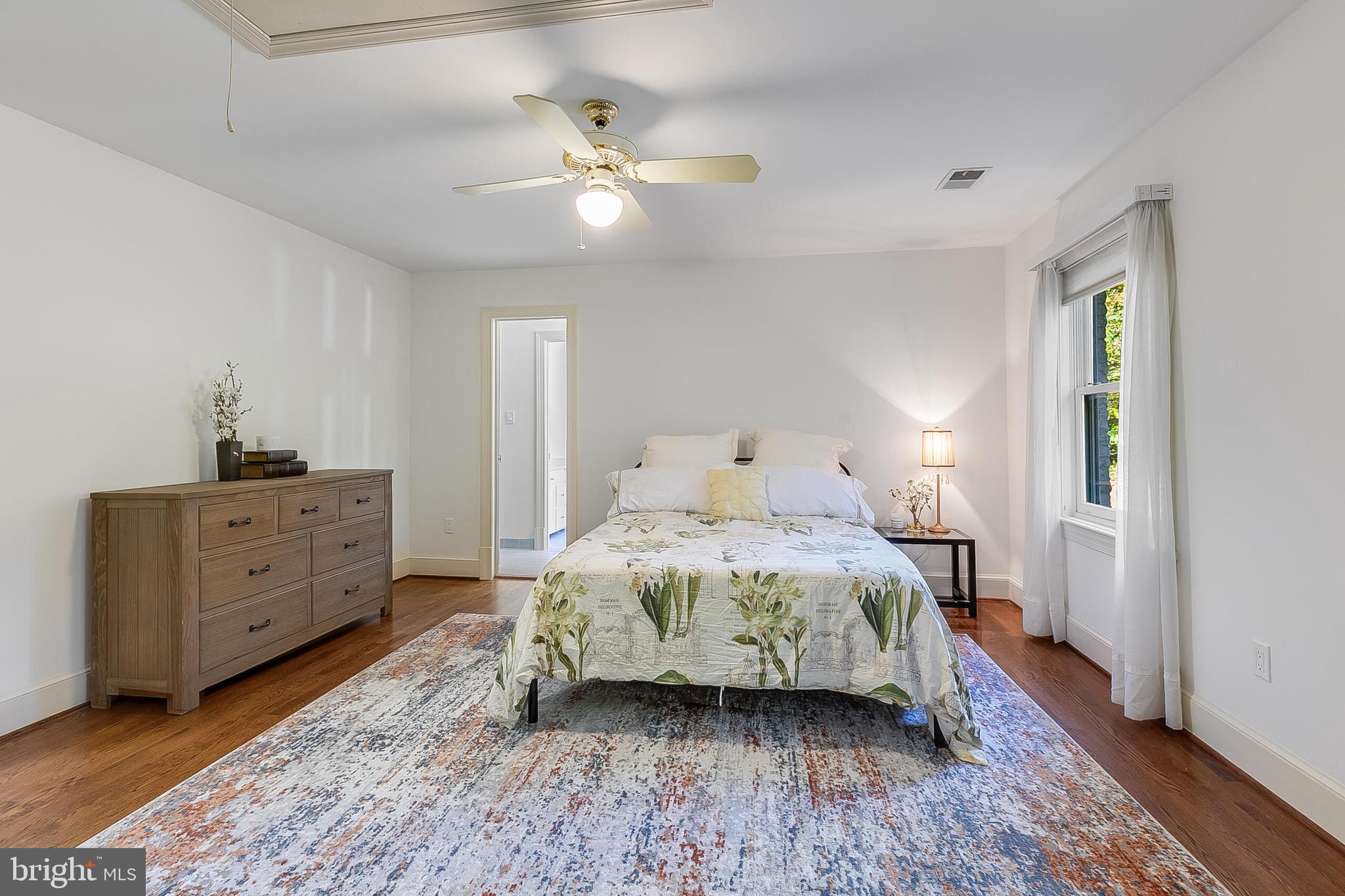 2404 OAKMONT COURT