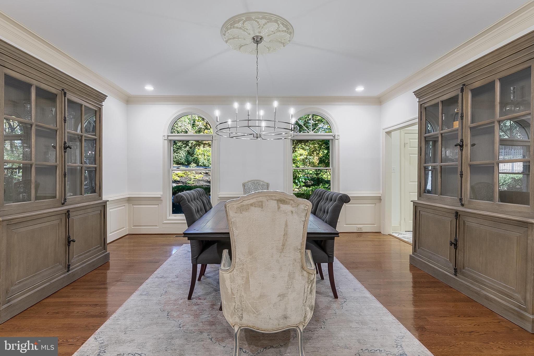 2404 OAKMONT COURT