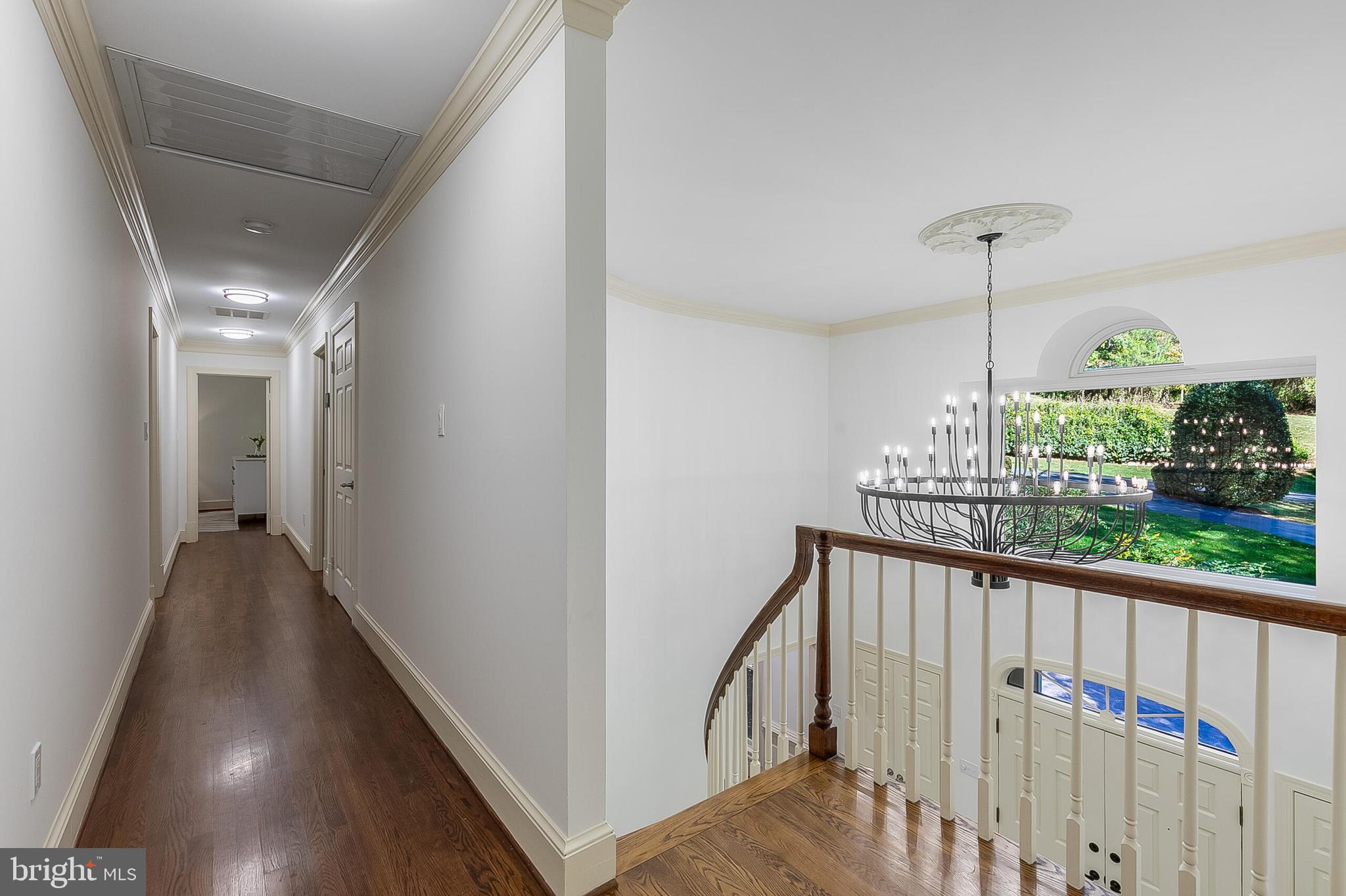 2404 OAKMONT COURT