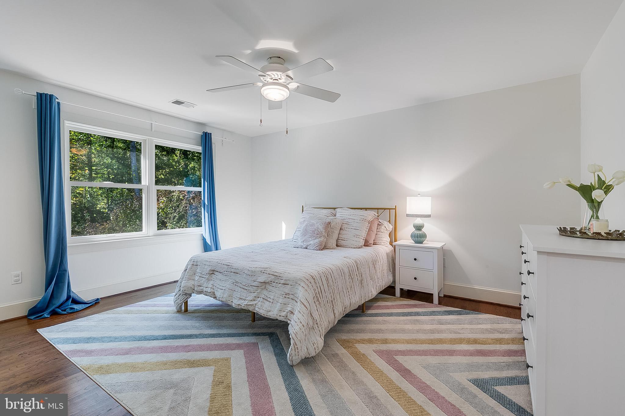 2404 OAKMONT COURT