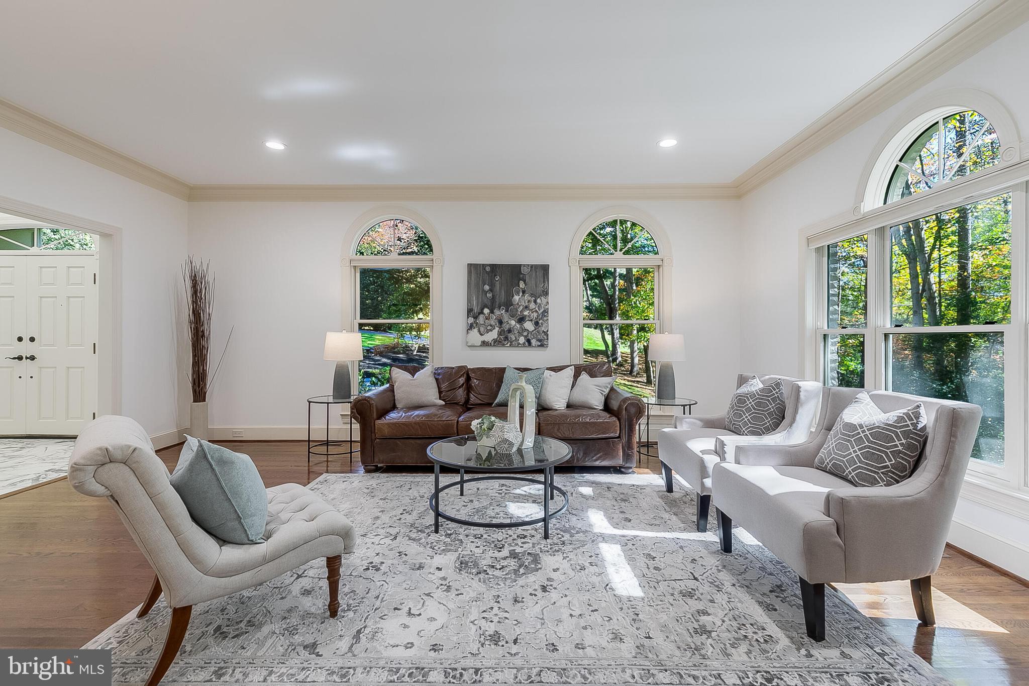 2404 OAKMONT COURT