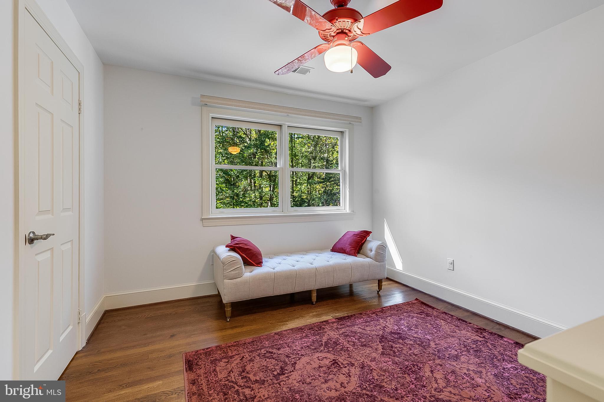 2404 OAKMONT COURT