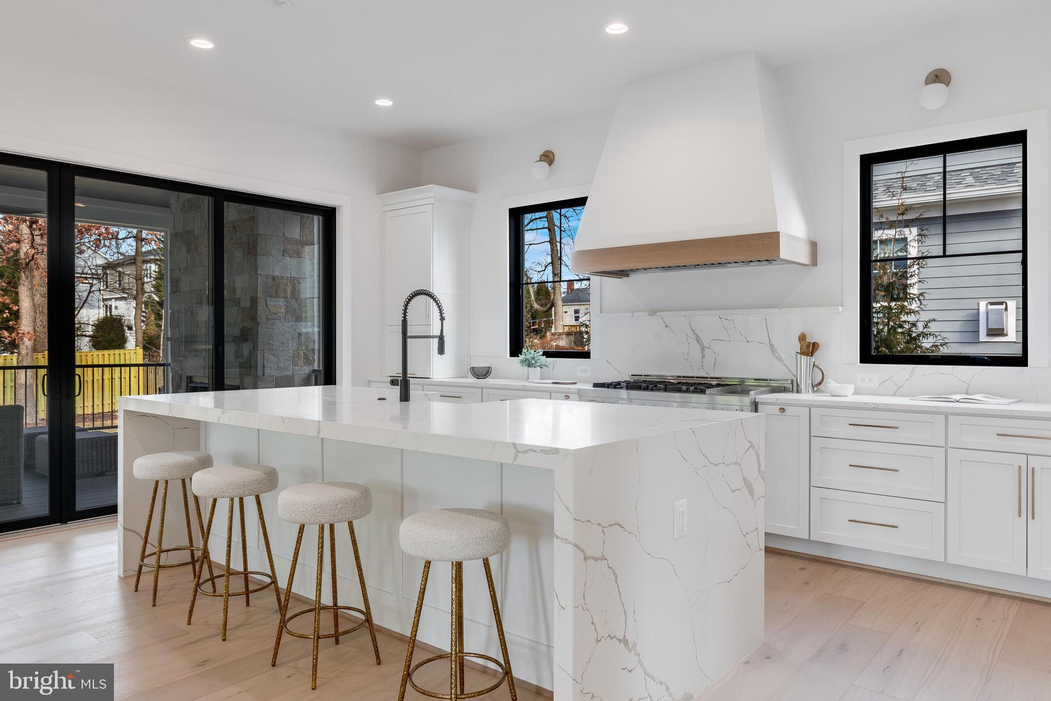 123 TAPAWINGO ROAD SW