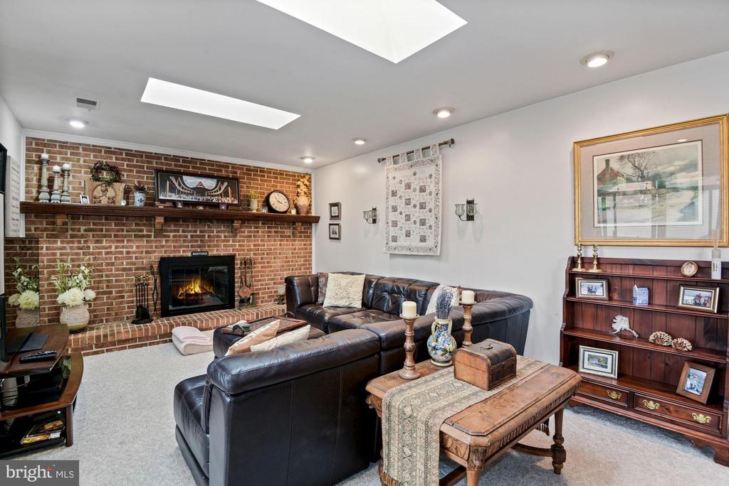 2131 SILENTREE DRIVE