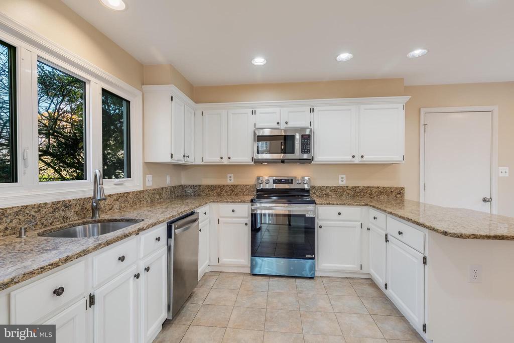 11620 OLD BROOKVILLE COURT