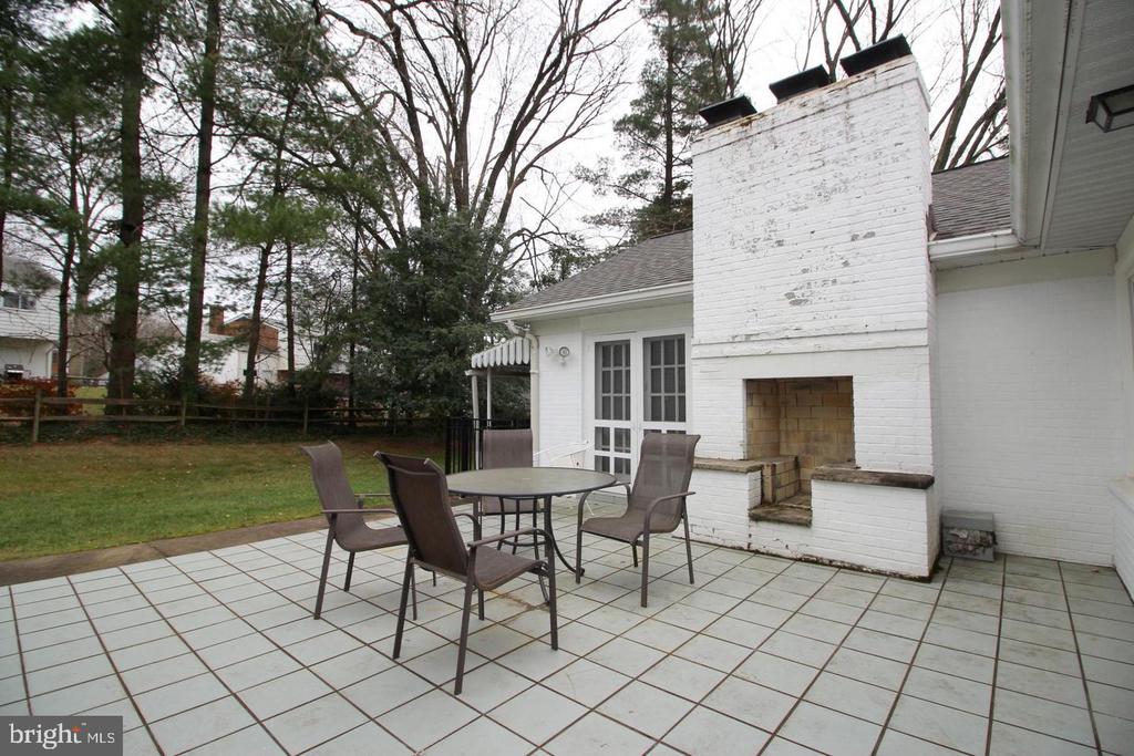 8019 AGIN COURT