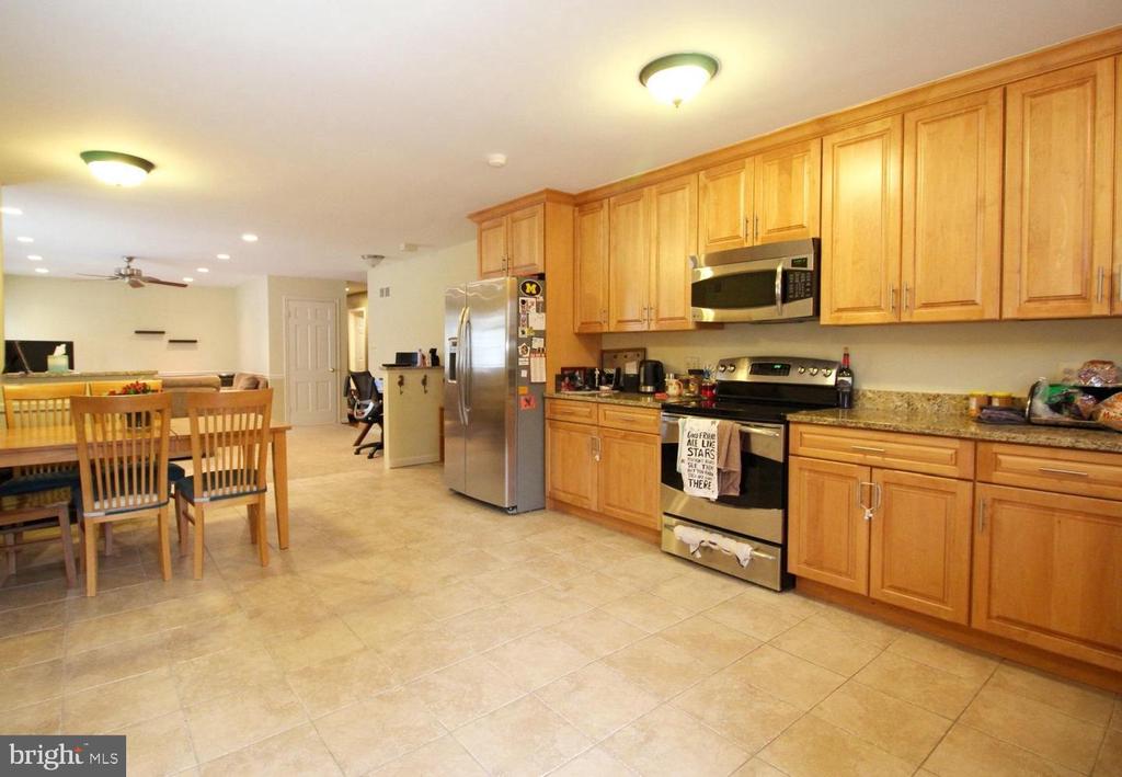 8019 AGIN COURT