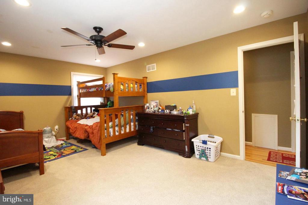 8019 AGIN COURT
