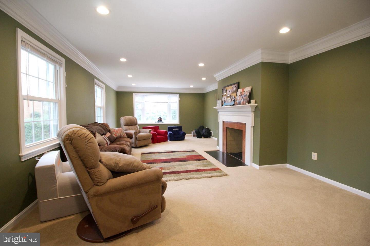 8019 AGIN COURT