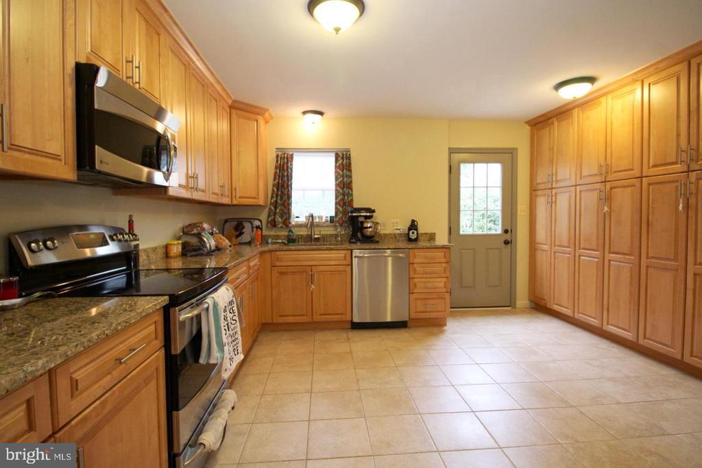 8019 AGIN COURT