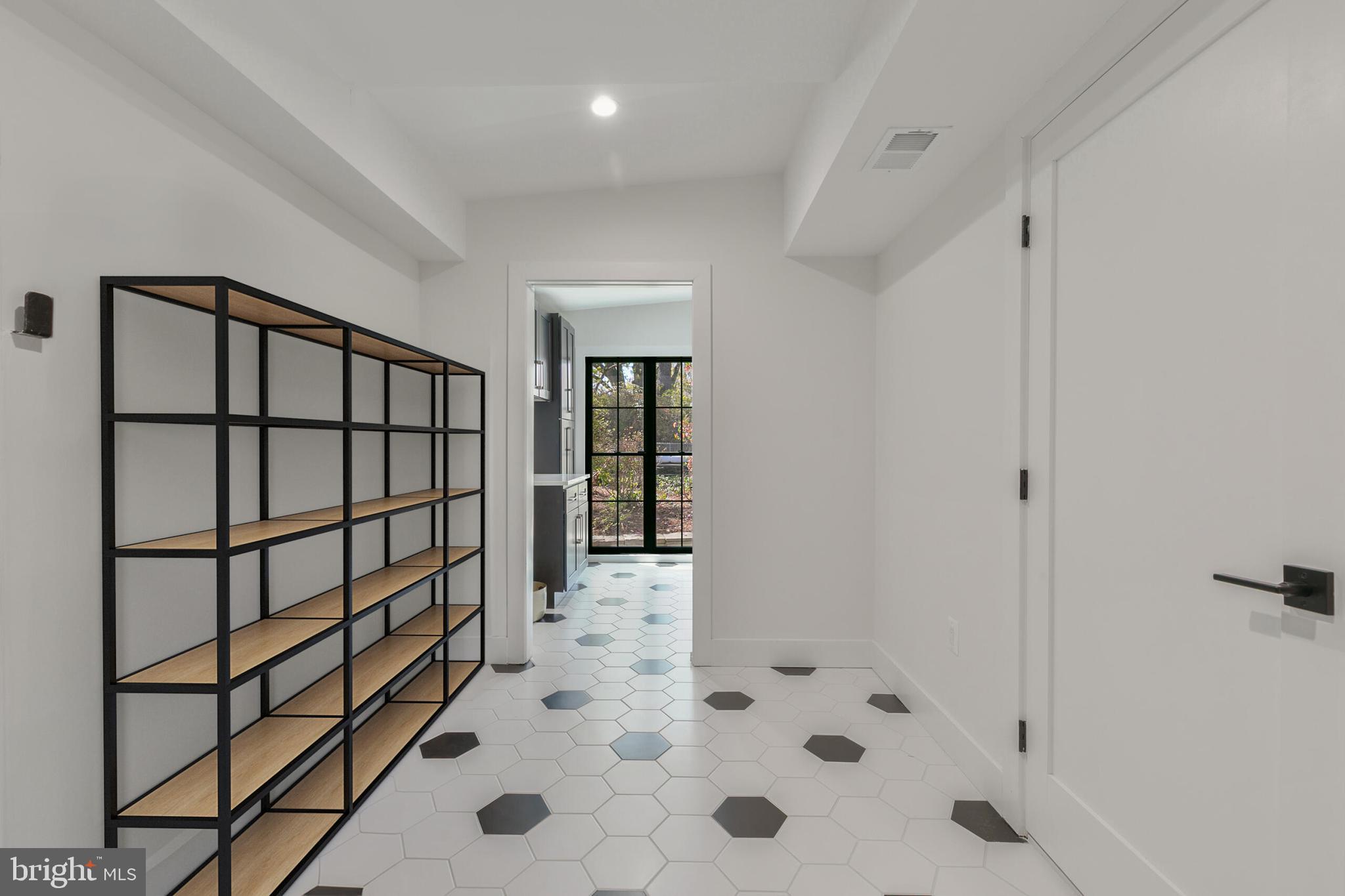 1204 POTOMAC SCHOOL ROAD