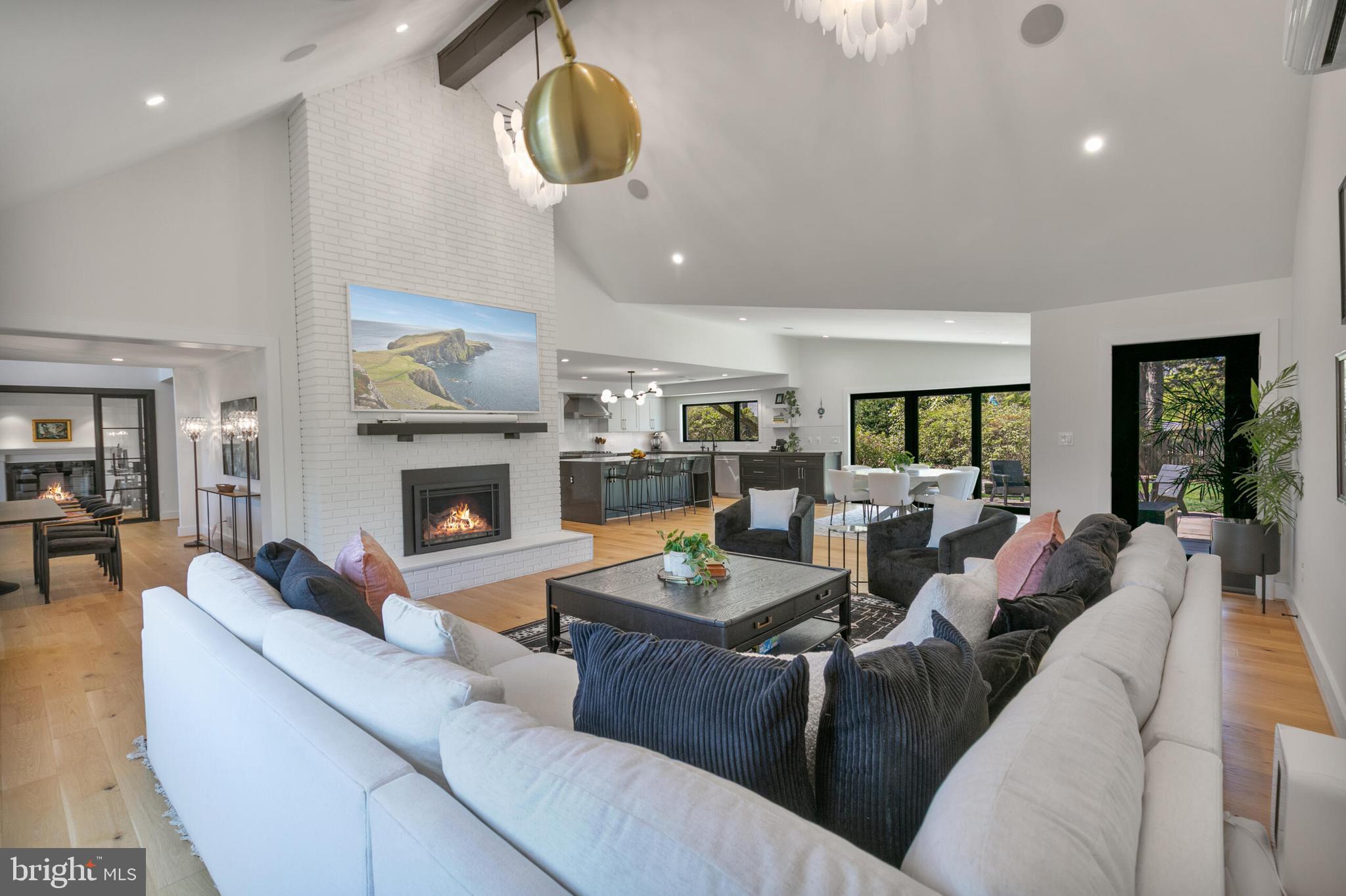 1204 POTOMAC SCHOOL ROAD