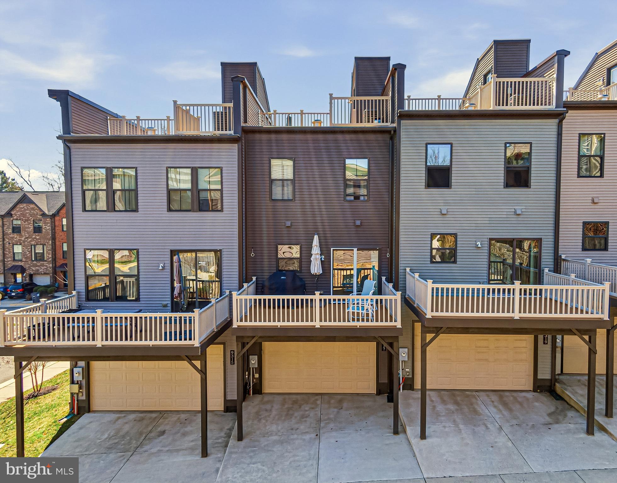 9317 LEMON MINT COURT