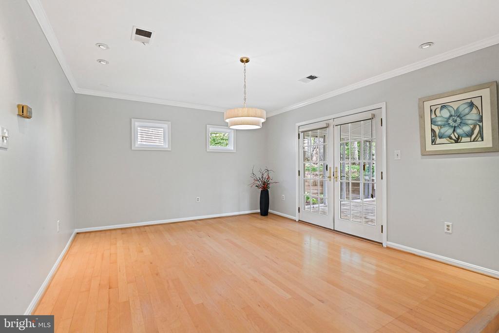 1505 SNUGHILL COURT
