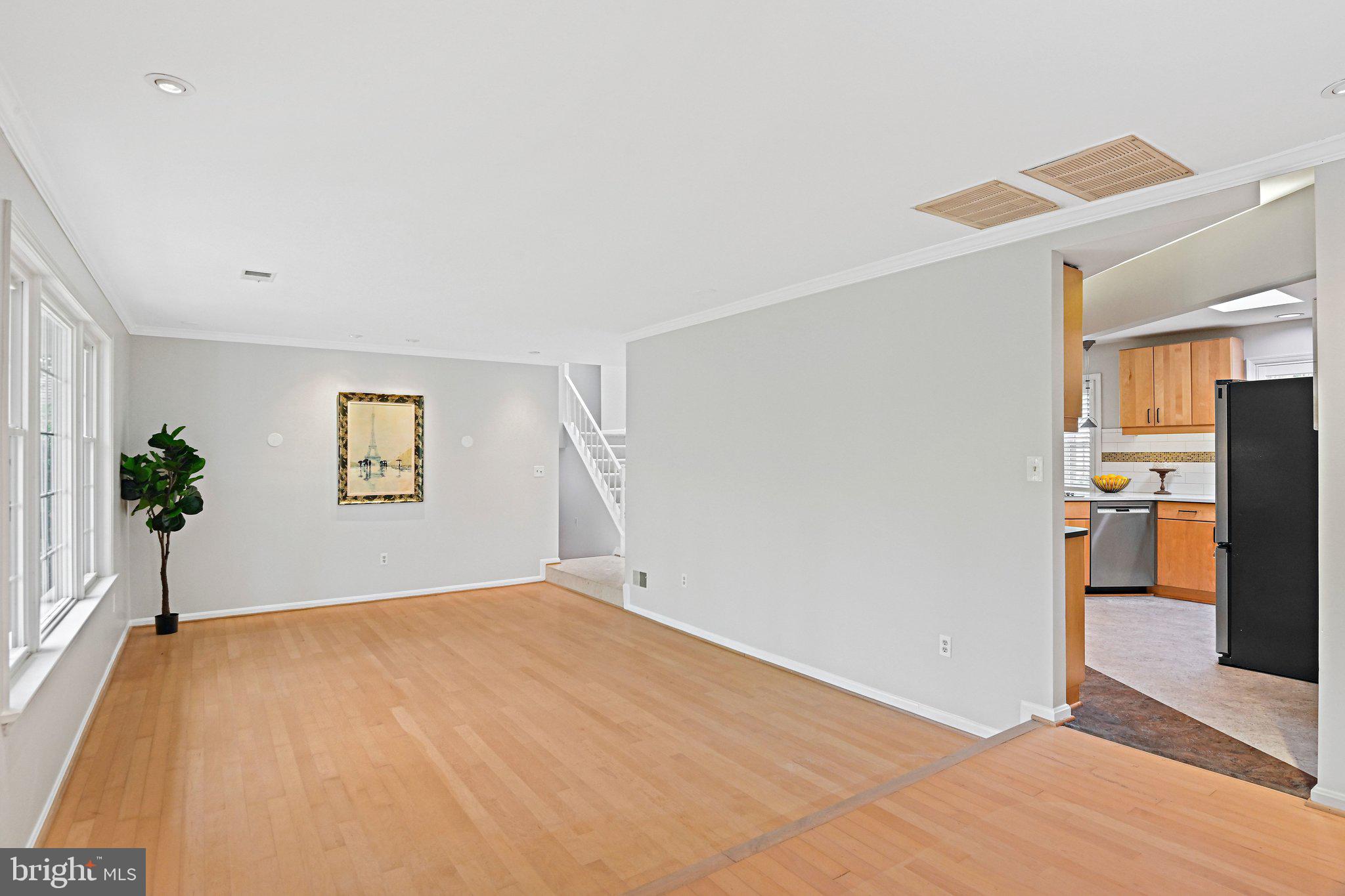 1505 SNUGHILL COURT
