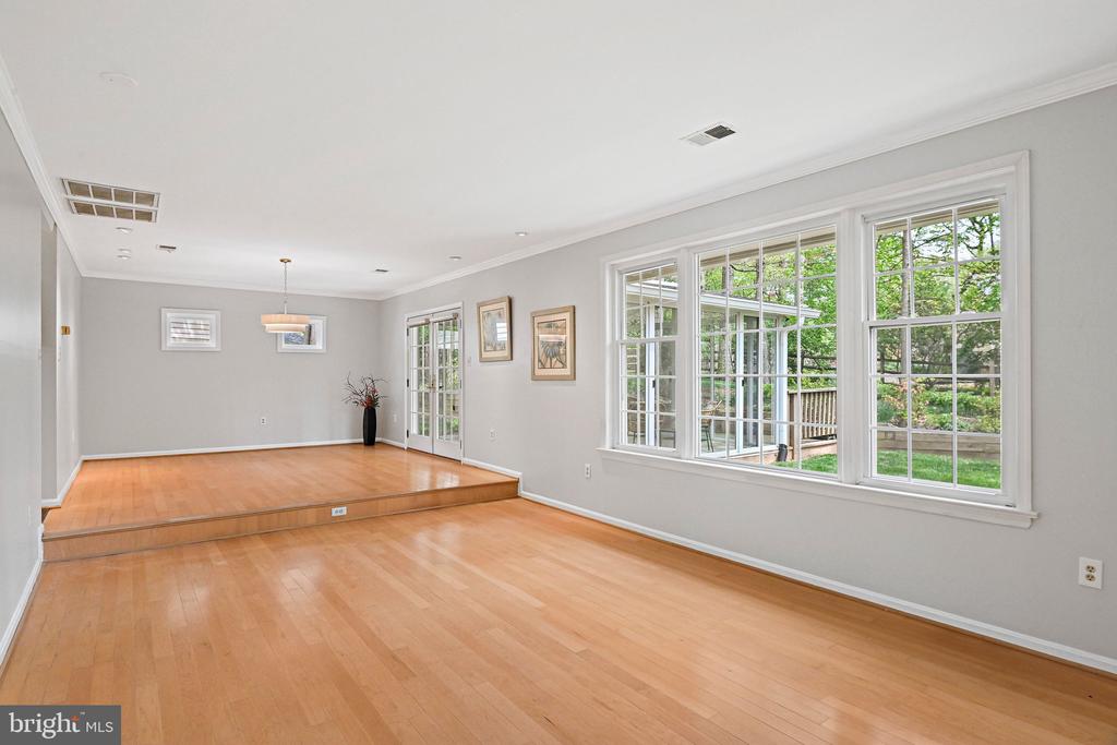 1505 SNUGHILL COURT