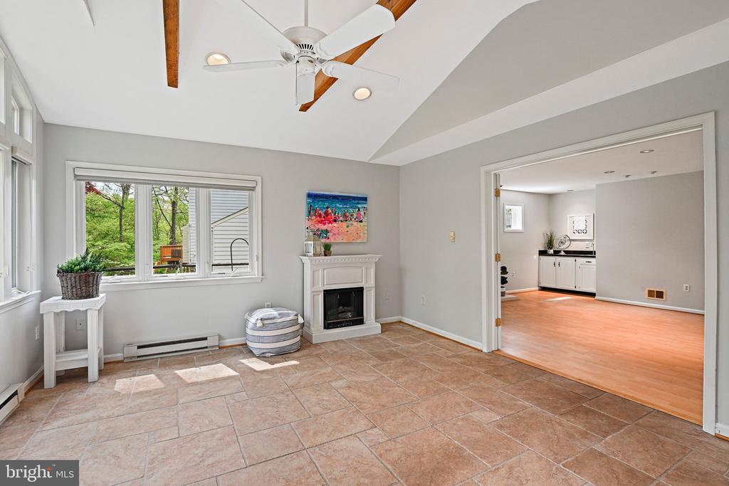 1505 SNUGHILL COURT