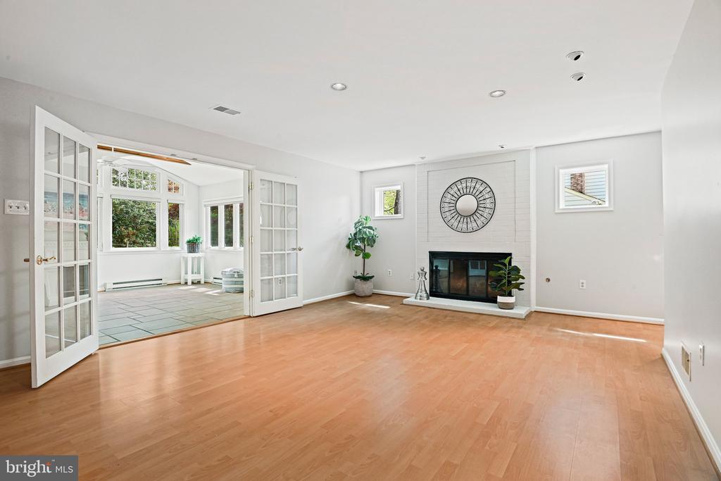1505 SNUGHILL COURT