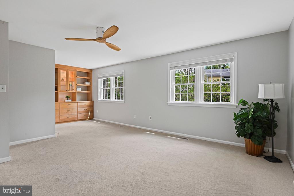 1505 SNUGHILL COURT