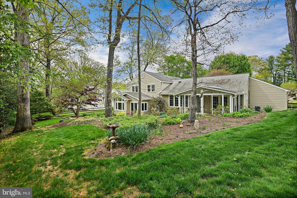 1505 SNUGHILL COURT